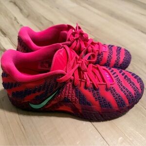 Nike Pink Basketball shoes